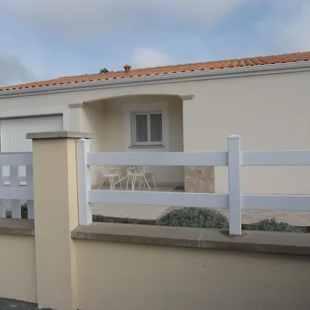 Charmante Maison F3 A Saujon, 2 Chambres, Animaux Acceptes, Parking - Fr-1-71-76 *