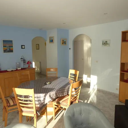 Charmante Maison F3 A Saujon, 2 Chambres, Animaux Acceptes, Parking - Fr-1-71-76